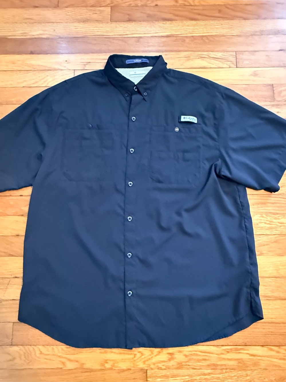 Columbia Men's Button-Down Short Sleeve Shirt - Black